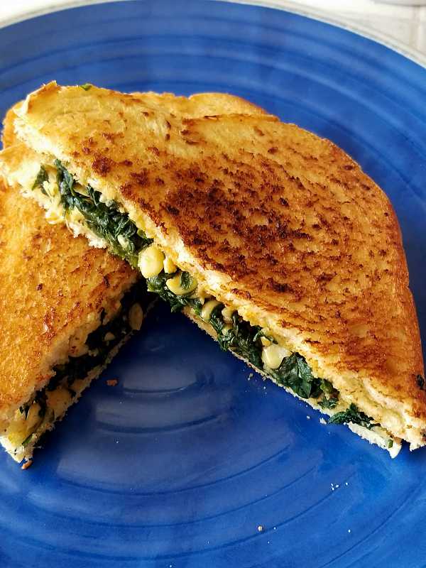 Spinach corn sandwich